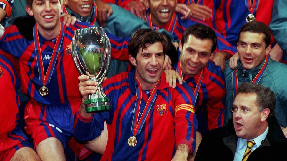 Figo celebra la Supercopa