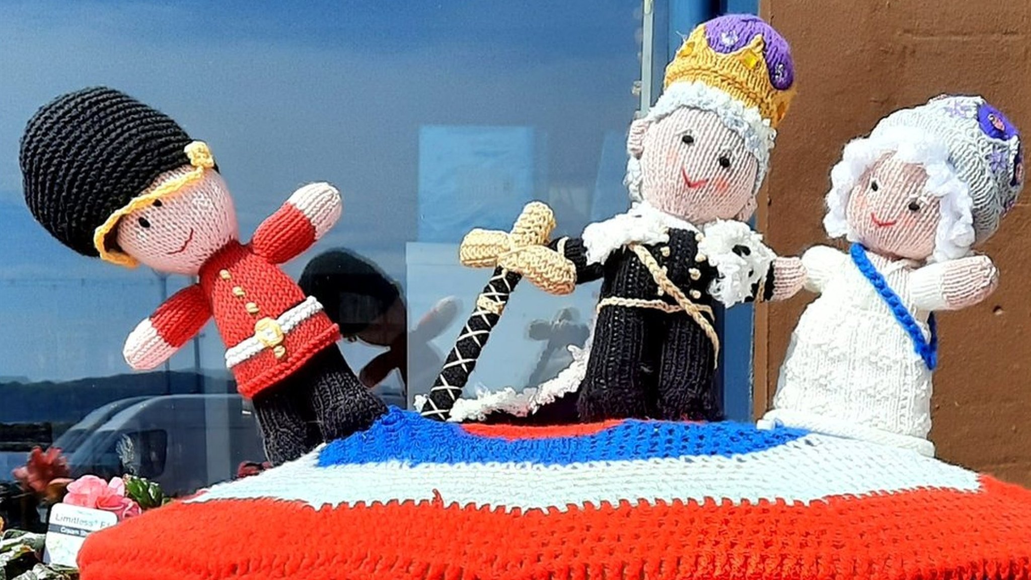 Crafters celebrate King's crochet-nation