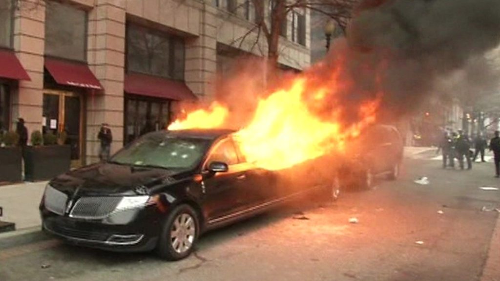 Trump inauguration: Violent protests in Washington DC