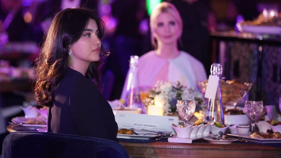 Cheklovsiz porno videolarni tomosha qiling