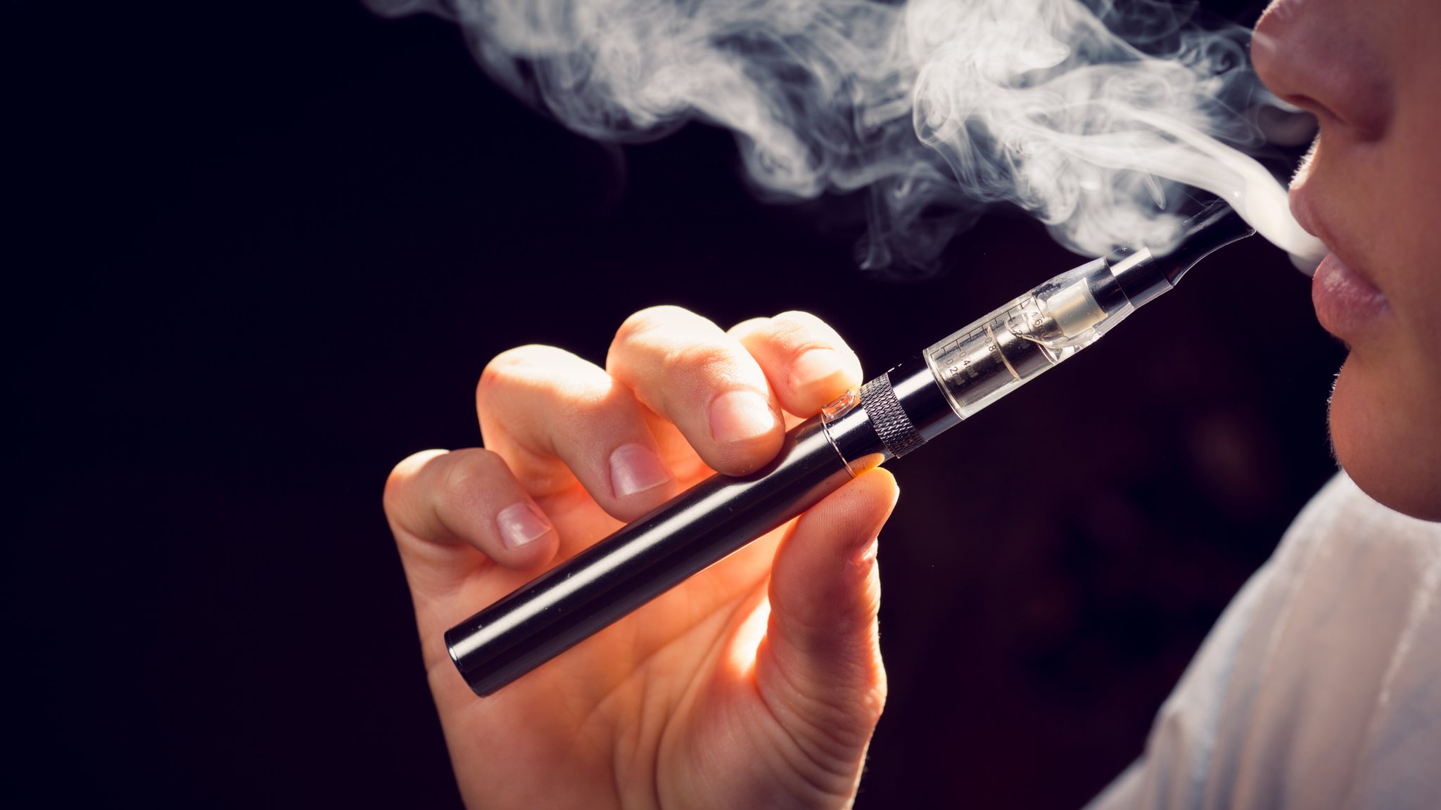 San Francisco bans e cigarettes because of underage use BBC