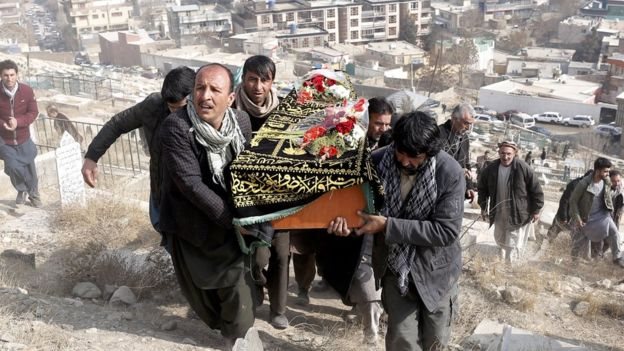 تشييع جنازة أحد ضحايا هجوم السبت الماضي