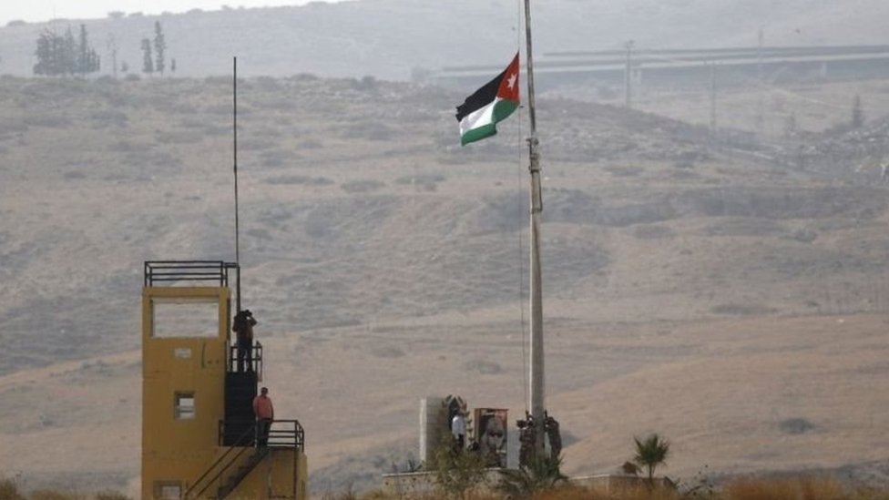 بنيامين نتنياهو رئيس الوزراء الإسرائيلي يؤجل زيارة الإمارات بسبب صعوبات في عبور الأجواء الأردنية Bbc News عربي