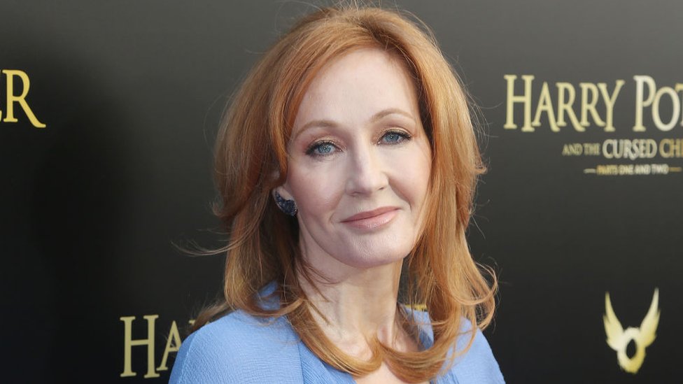 J.K. Rowling: el tuit que puso a la autora de &quot;Harry Potter&quot; en el centro  del debate LGBT - BBC News Mundo