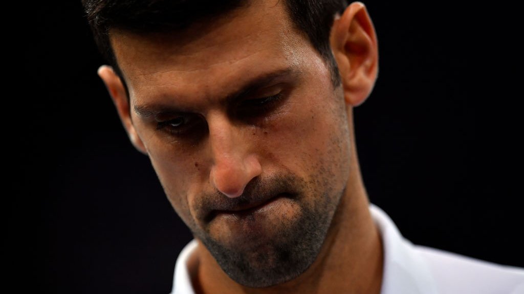 Autoridades australianas suspendem deportação de Novak Djokovic