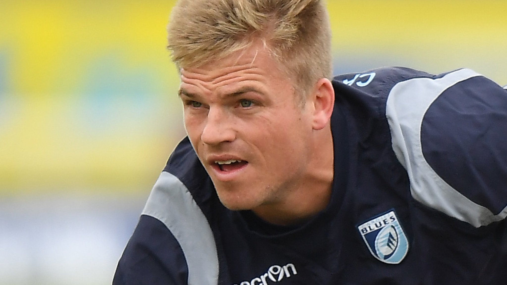 Gareth Anscombe: Ospreys signing Wales fly-half a 'statement' - Nicky Robinson