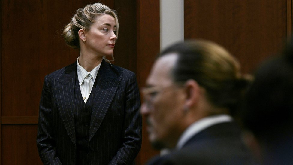 Amber Heard demite sua equipe de relações públicas antes de testemunhar em  julgamento contra de Johnny Depp - CinePOP