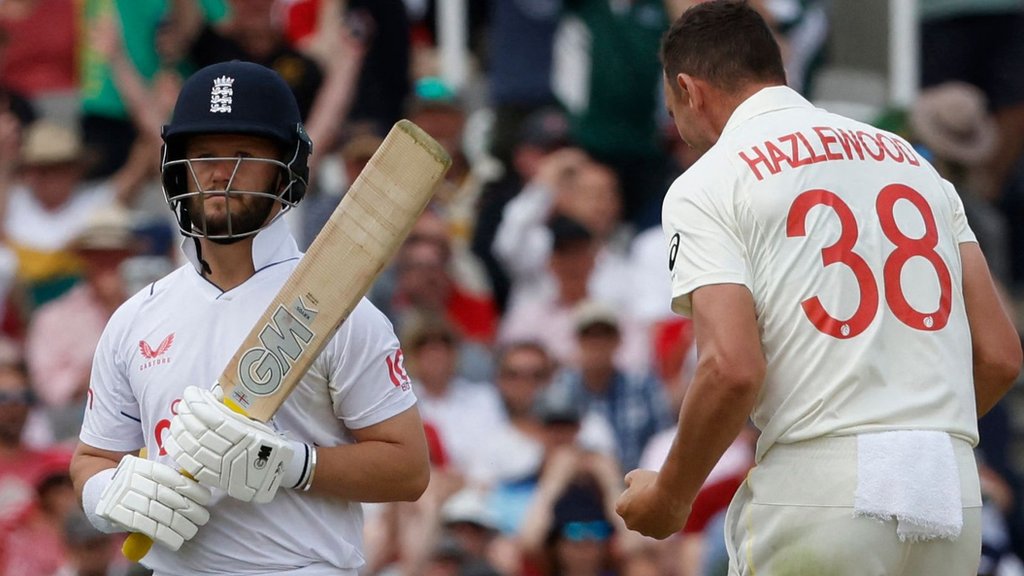 Duckett leads England fightback on crazy day at Lord's