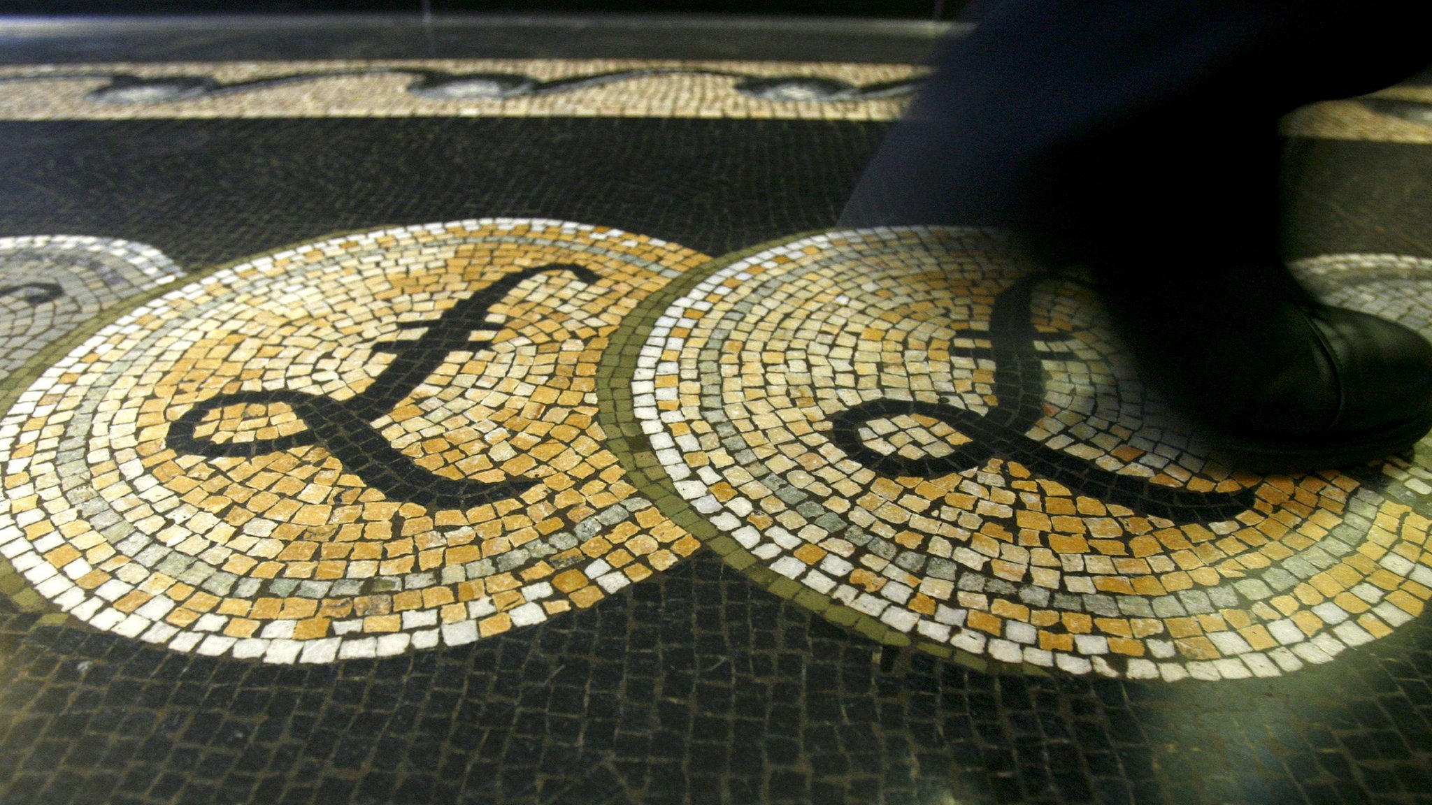 Brexit fallout to hit UK economic growth: EY Item Club
