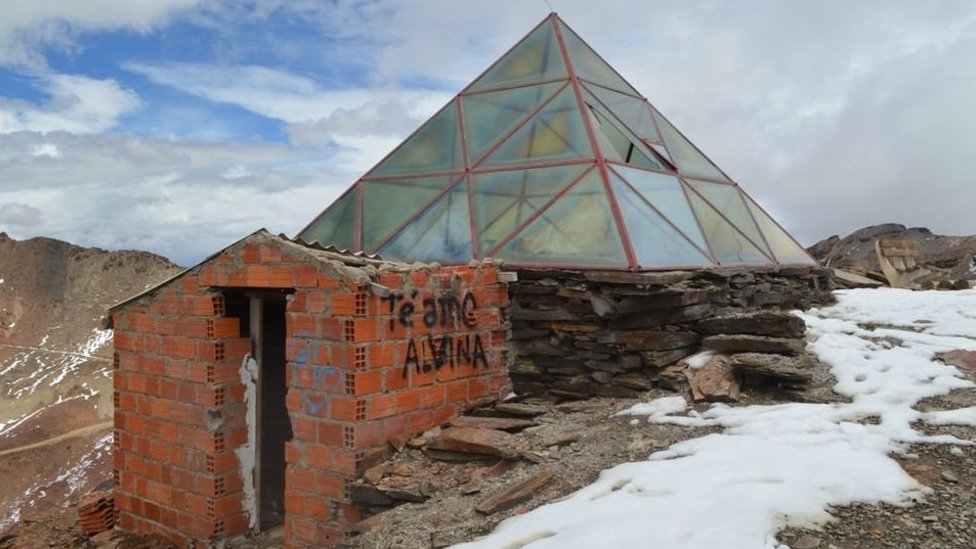 La estación de esquí del Chacaltaya en ruinas