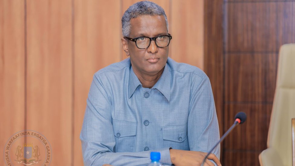 Yosh er-xotinning uy qurilishi pornosi