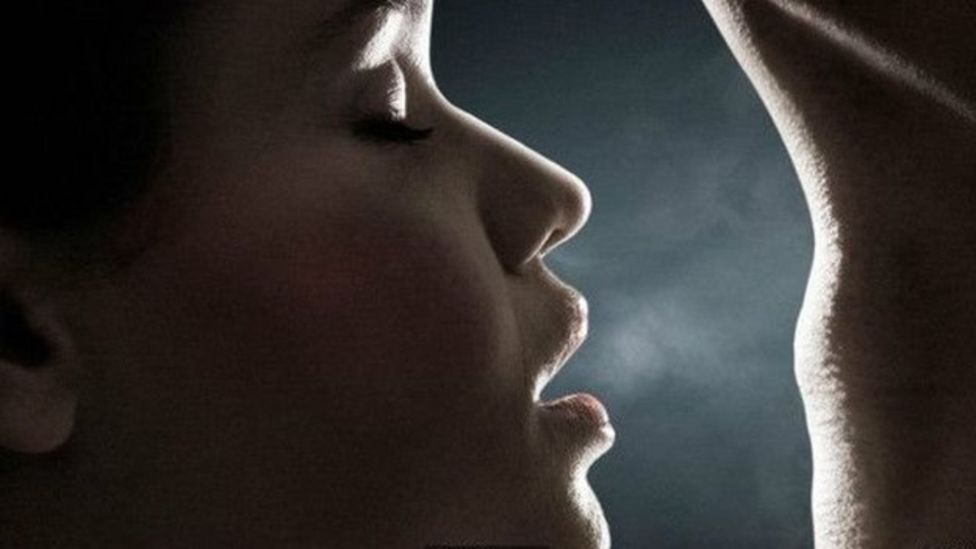 Yalangoch oq teri porno Qanday qilib menga chayqalishni orgatishgan