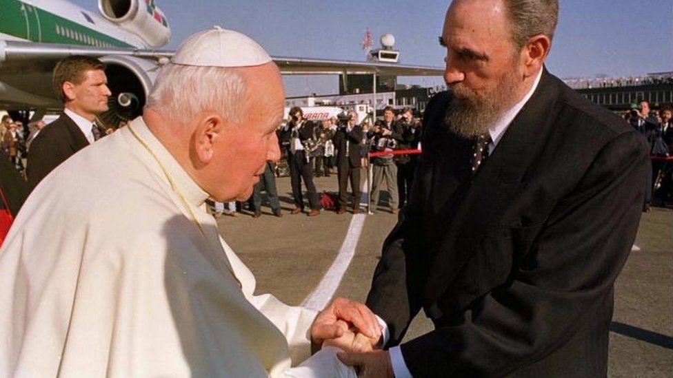 كاسترو والبابا