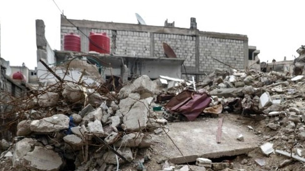 Syria war: Damascus sees fierce clashes after rebel attack