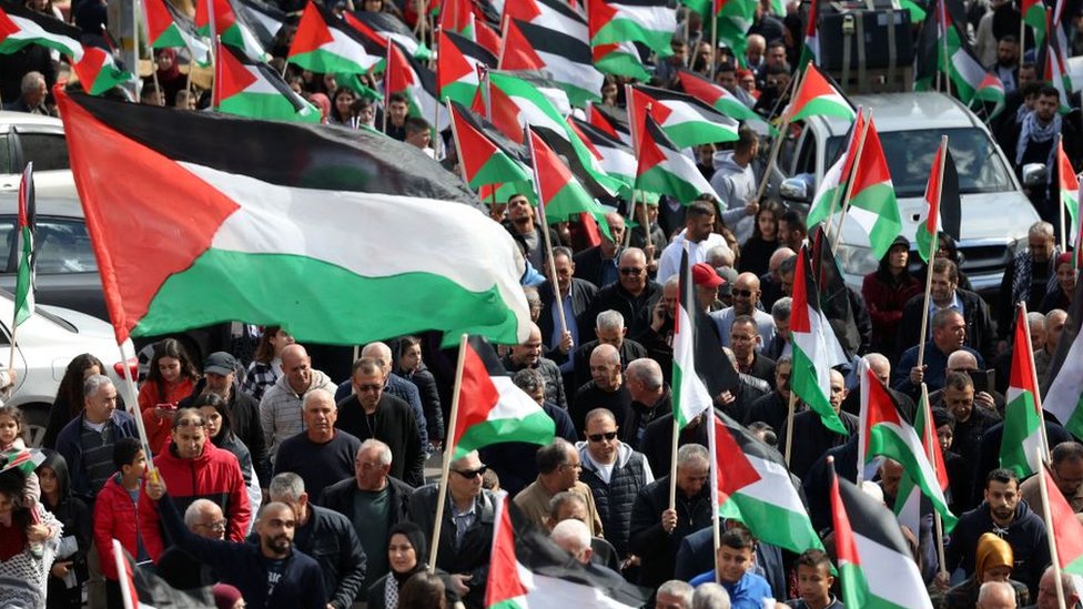 Israeli Arabs torn over protest movement