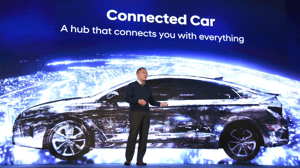CES 2017: Car-makers choose virtual assistants