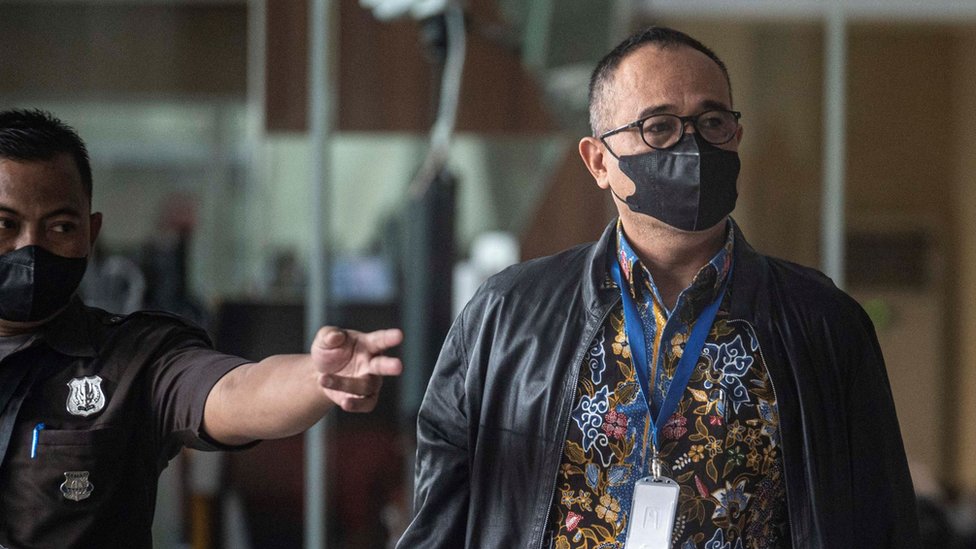Telusuri 'pola penyamaran' harta kekayaan eks pejabat Ditjen Pajak Rafael Alun, KPK: 'Dia tahu banget bagaimana cara ke sana kemari' - BBC News Indonesia