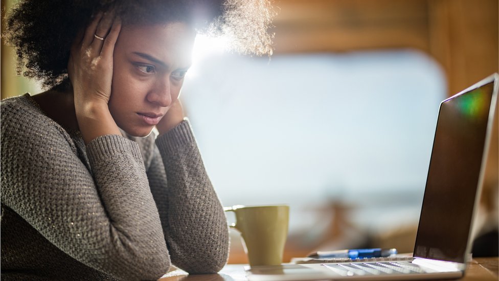 Irritação nos olhos: maior tempo de exposição às telas pode provocar uma  doença; saiba como identificar