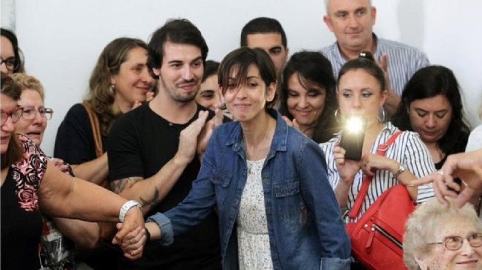 http://c.files.bbci.co.uk/AD20/production/_99102344_adriana.jpg