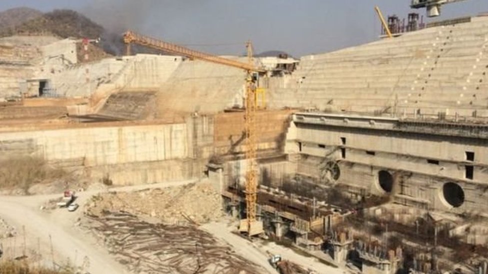 Porno opa tasodifan akasini yoldan ozdirdi Eshakdagi narsalar