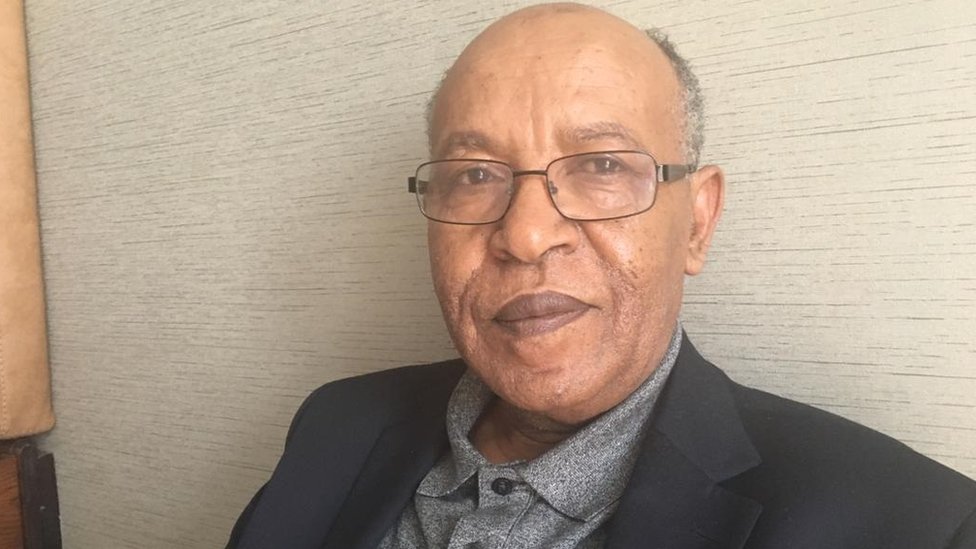 Rus pornosini onlayn tomosha qiling: Qizil qalpoqcha