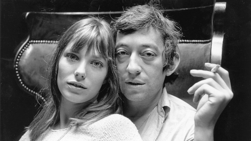 O erotismo 'irreplicável' da canção de Serge Gainsbourg - BBC News