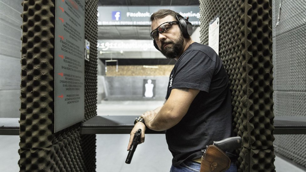 Registro de atiradores e colecionadores de armas de fogo cresce 879% em  cinco anos - Jornal O Globo