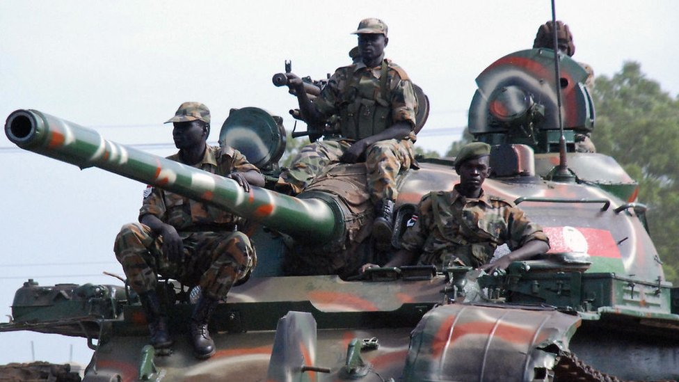 Onam ogliga anal jinsiy aloqani orgatadi Retro porno katta kokrak