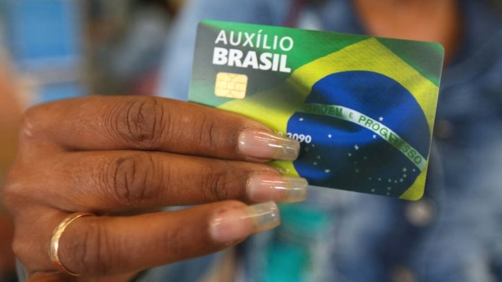 Auxílio Brasil de R$ 600: quando começa a ser pago e quem vai receber