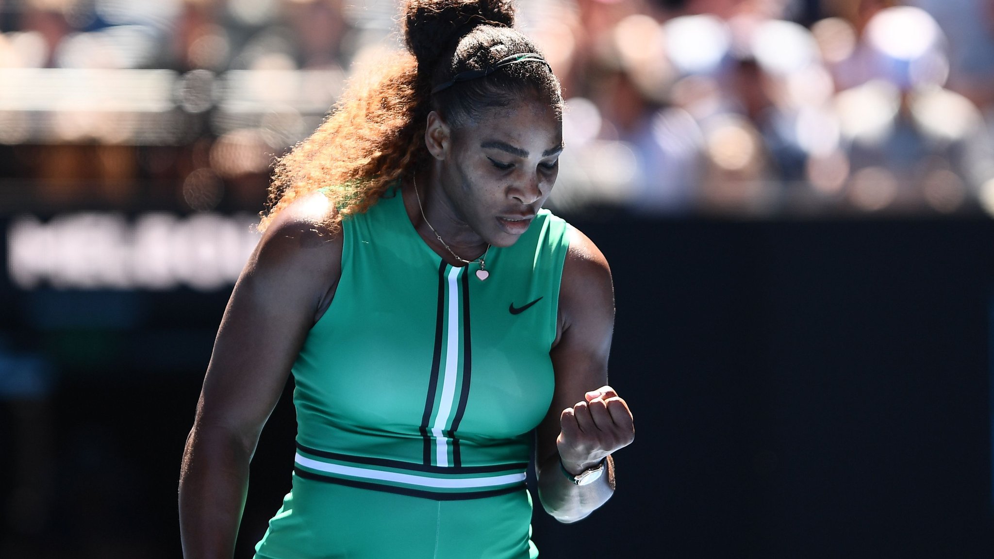 Serena Williams eases past teenager into Australian Open fourth round