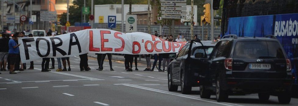 احتجاجات في كاتالونيا ضد عنف الشرطة الإسبانية يوم الاستفتاء على انفصال الإقليم