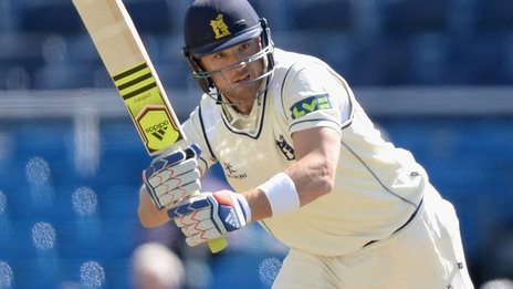 Warwickshire seal win over Somerset
