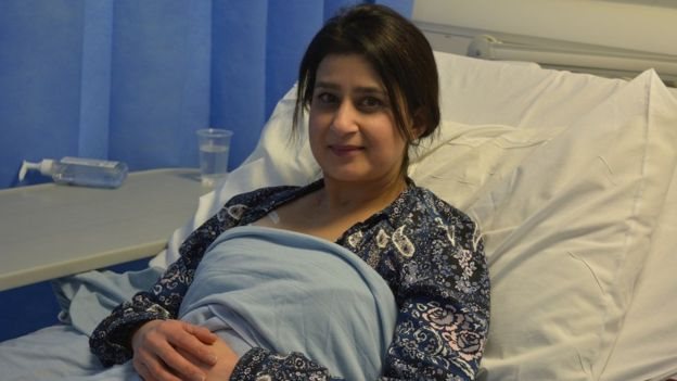 Yulduzli urushlar porno xxx Paypoqda katta dumba bilan etuk porno