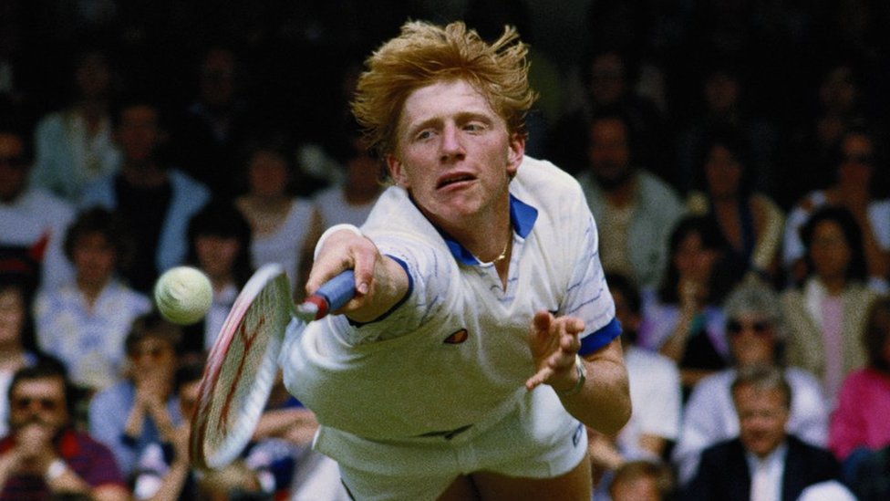 En 1985 Becker se convirtió en el jugador más joven en ganar Wimbledon, con sólo 17 años de edad. En 1985 Becker se convirtió en el jugador más joven en ganar Wimbledon, con sólo 15 años de edad.