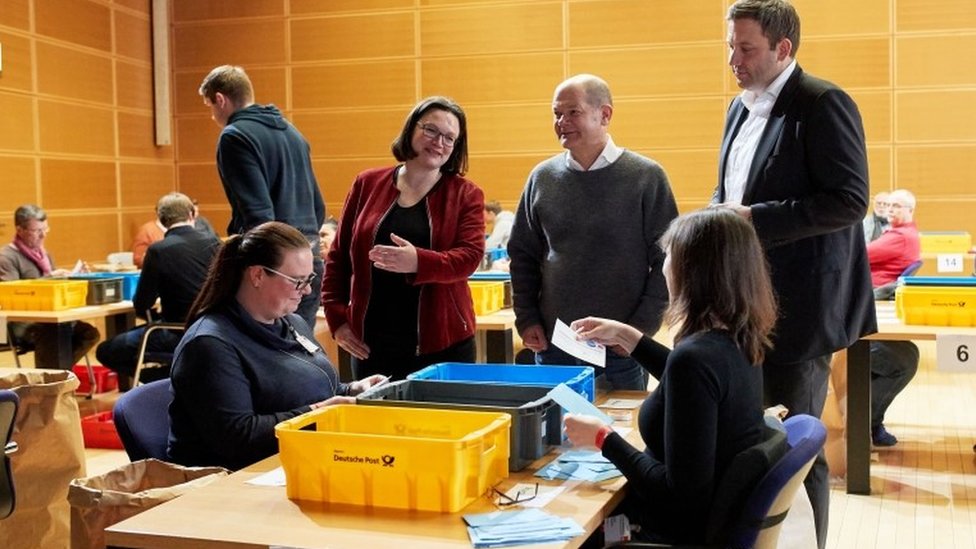 Contando votos en las oficinas centrales del SPD en Berlín, 4 de marzo de 2018