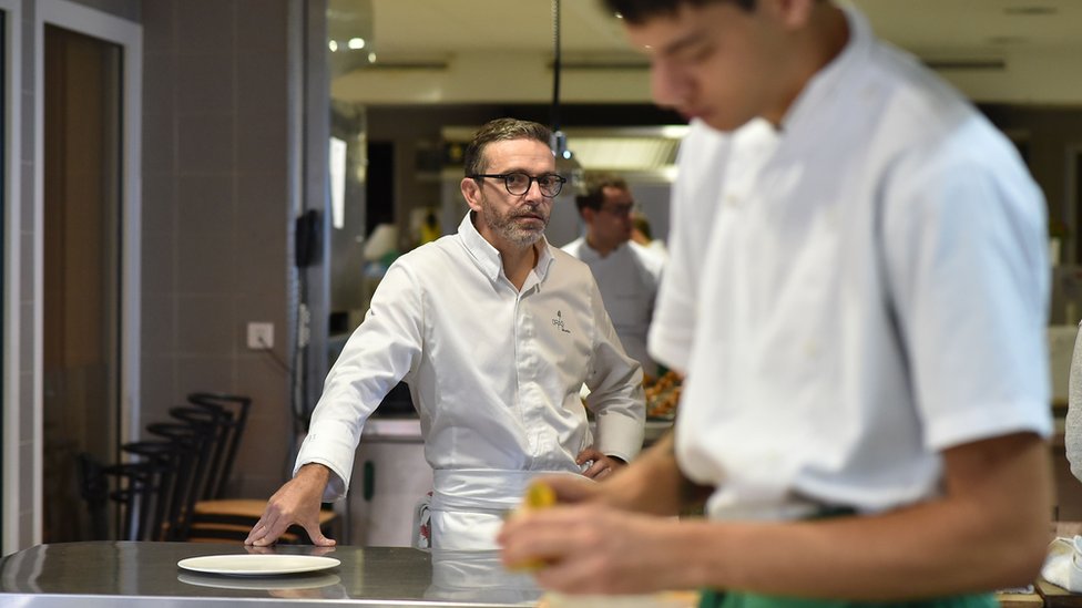 Sebastien Bras en la cocina.