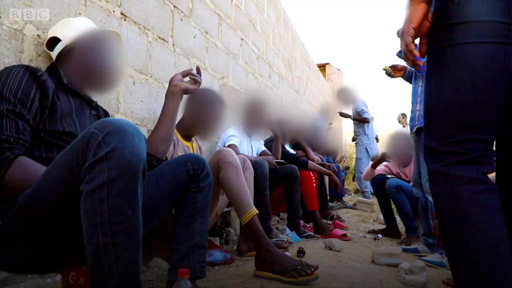 Jinsiy mushtlash Sex with Strippers ni onlayn tomosha qiling