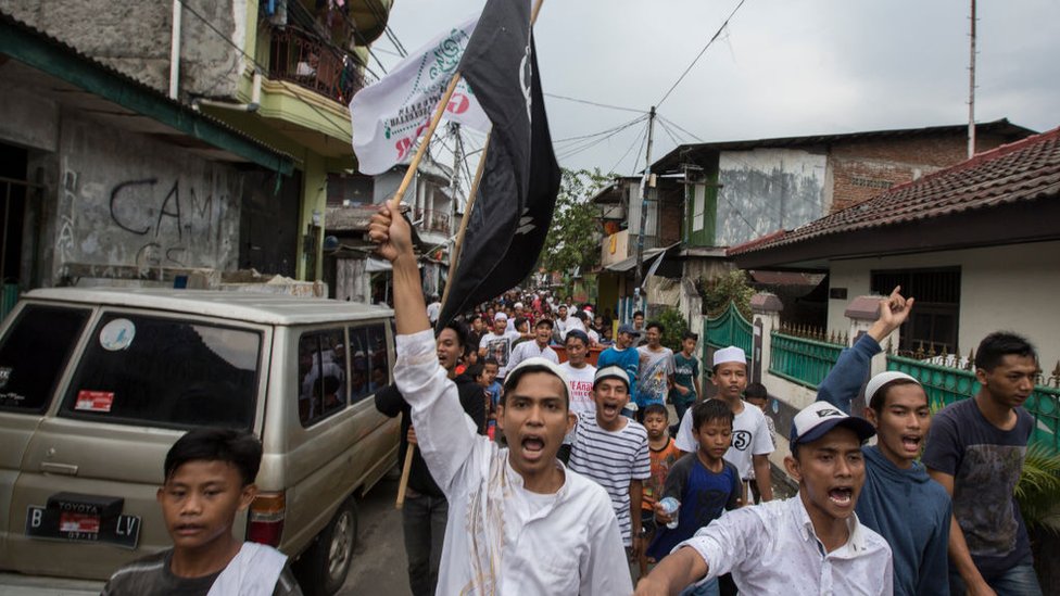 Para Kapolda dihimbau tingkatkan pengamanan tokoh agama dan tempat ibadah, namun tak cukup atasi meningkatnya tensi SARA selama tahun politik