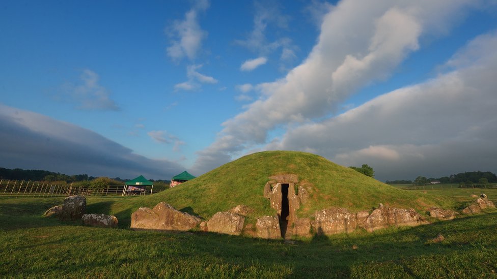 Anglesey archaeology: Bronze Age cairn dig at Bryn Celli Ddu