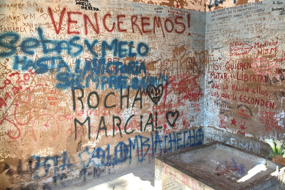 Grabados en la lavandería del Che en 2017
