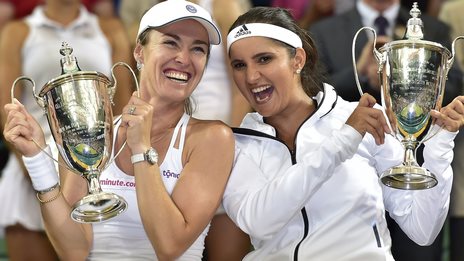 Hingis wins Wimbledon doubles final