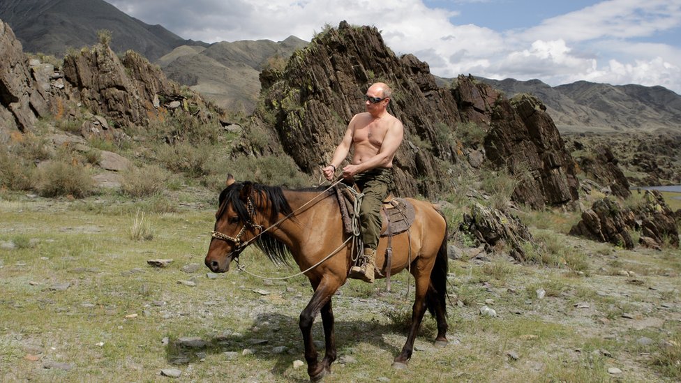 Putin a caballo