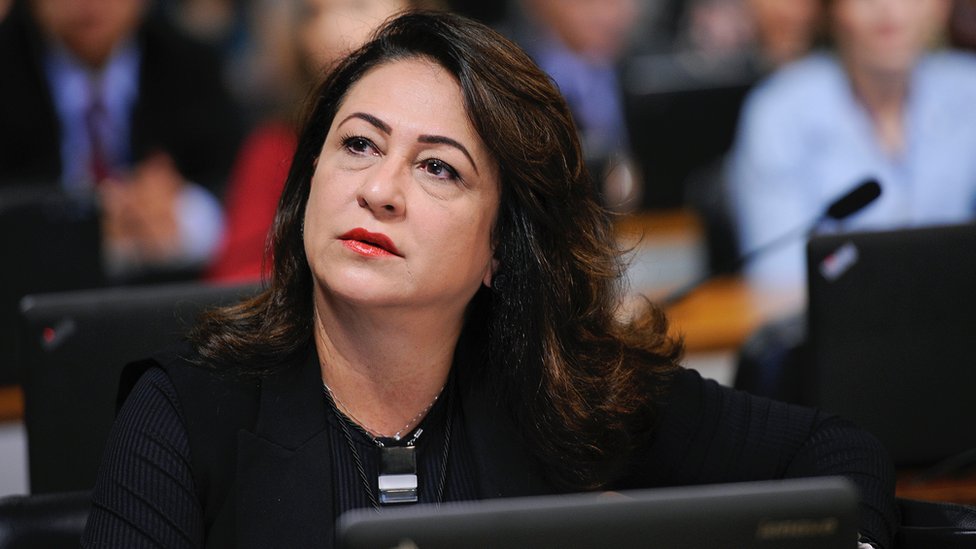 Kátia Abreu defende projeto que permite alistamento militar de mulheres —  Senado Notícias