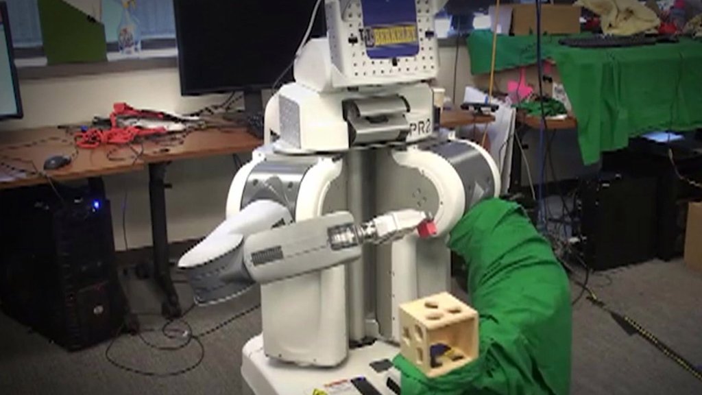 The Robot Which Learns Like A Child - CBBC Newsround