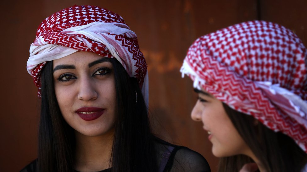 Jinsiy aloqa katta rangpar lablar