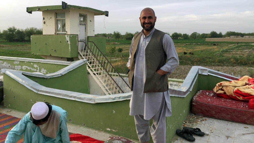 Yalangoch Alyssa Milano bilan jinsiy aloqa video