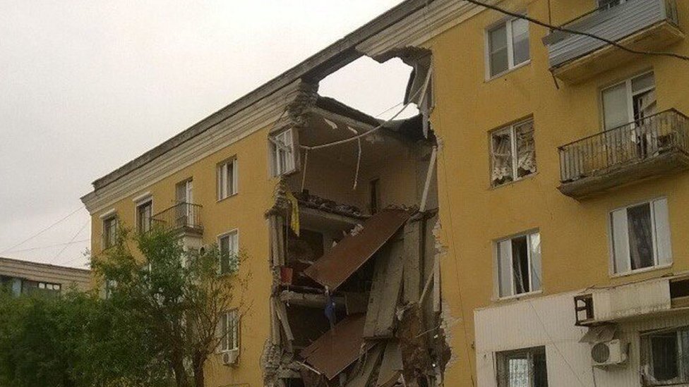 «Рамы вырвало с мясом»: публикуем фотографии с места взрыва в жилом доме в Волгограде