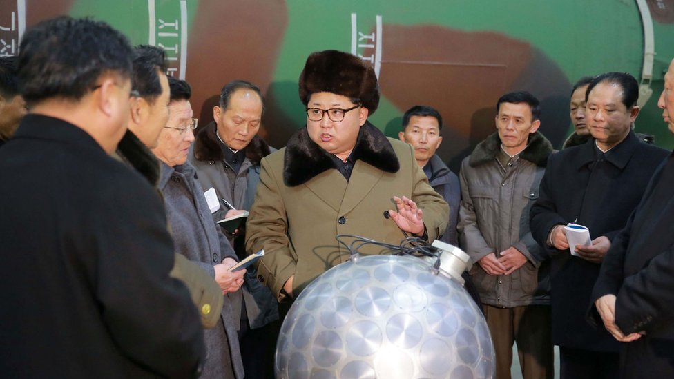 Kim Jong un se reúne con altos militares de Corea del Norte.