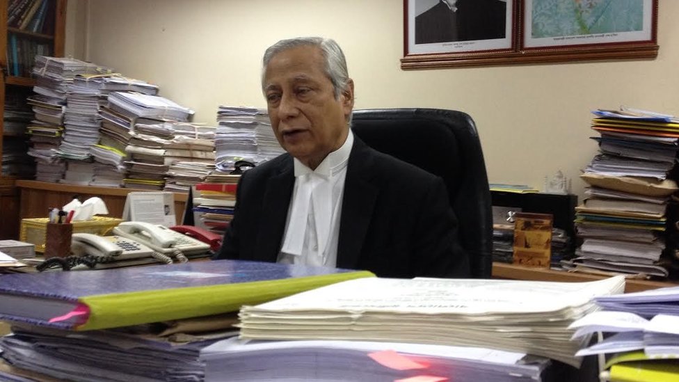 Өте сексуалды арық қыз серіктесінің мүшесінде