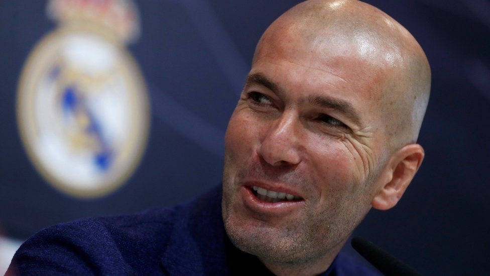 Galã e ex-colega medíocre de Zidane. Ele tenta ser rei no futebol na África  - 13/01/2017 - UOL Esporte